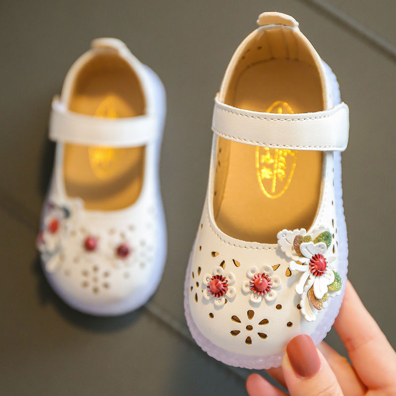 Spring And Autumn Girls' Leather Shoes Hollow
