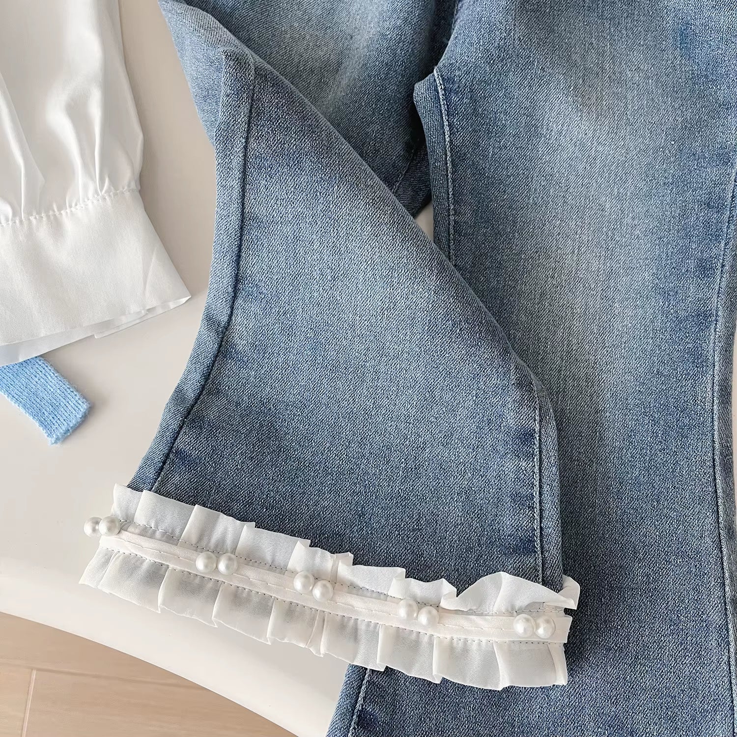 Childrens Clothing Set 2024 New Girls Autumn Clothing Knitted Vest White Shirt Jeans Three Piece Set