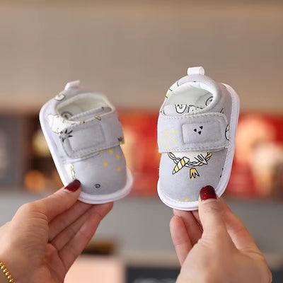Cute Bear Soft Sole Comfortable Sandals for Infants and Toddlers Baotou anti Kick First Step Shoes 0-18 Months