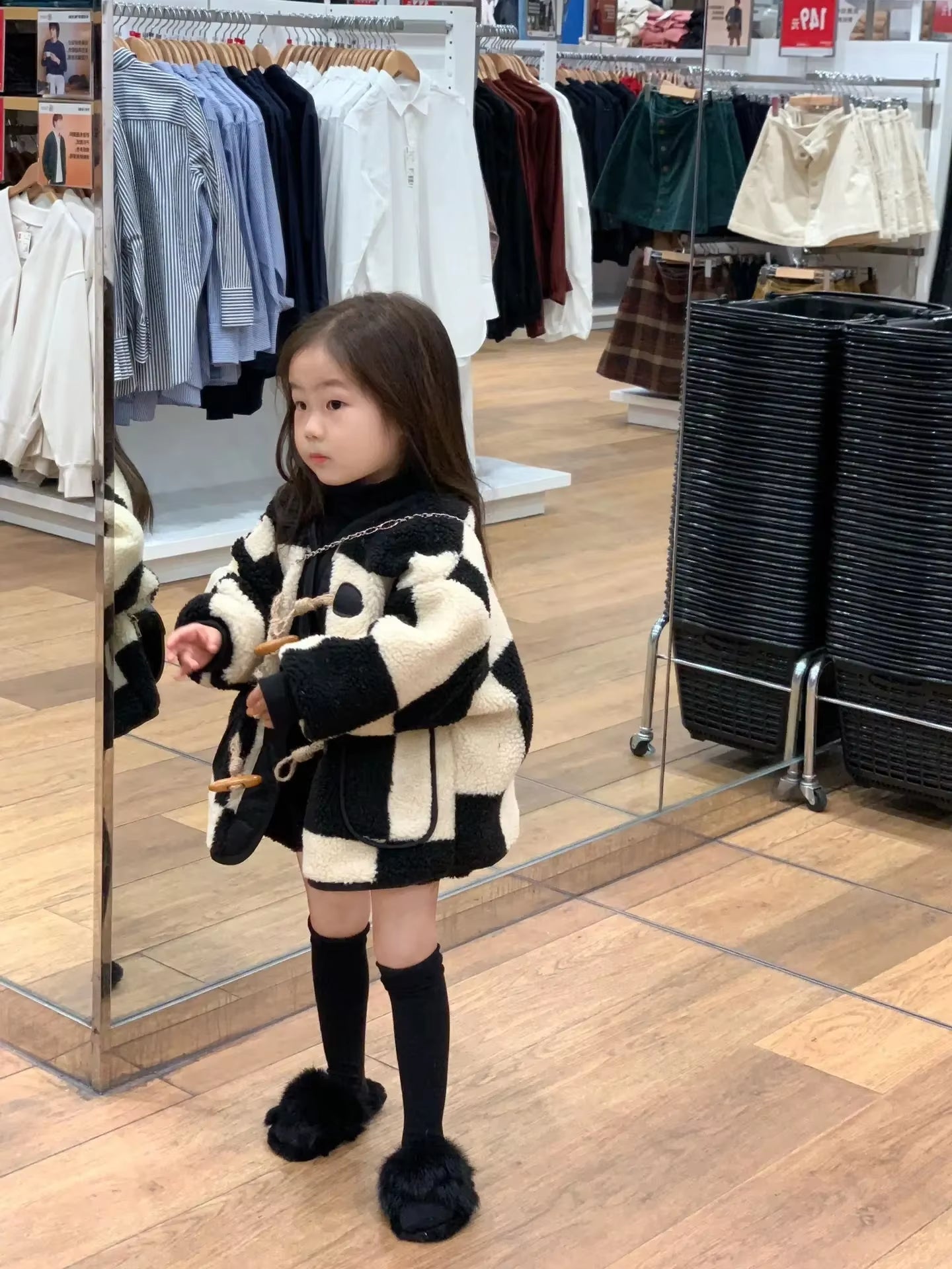 Korean Girls' Winter Clothes Fashion Thick Velvet Checkerboard Pattern Wool Sweater Cow Horn Button Lamb Wool Warm Jacket