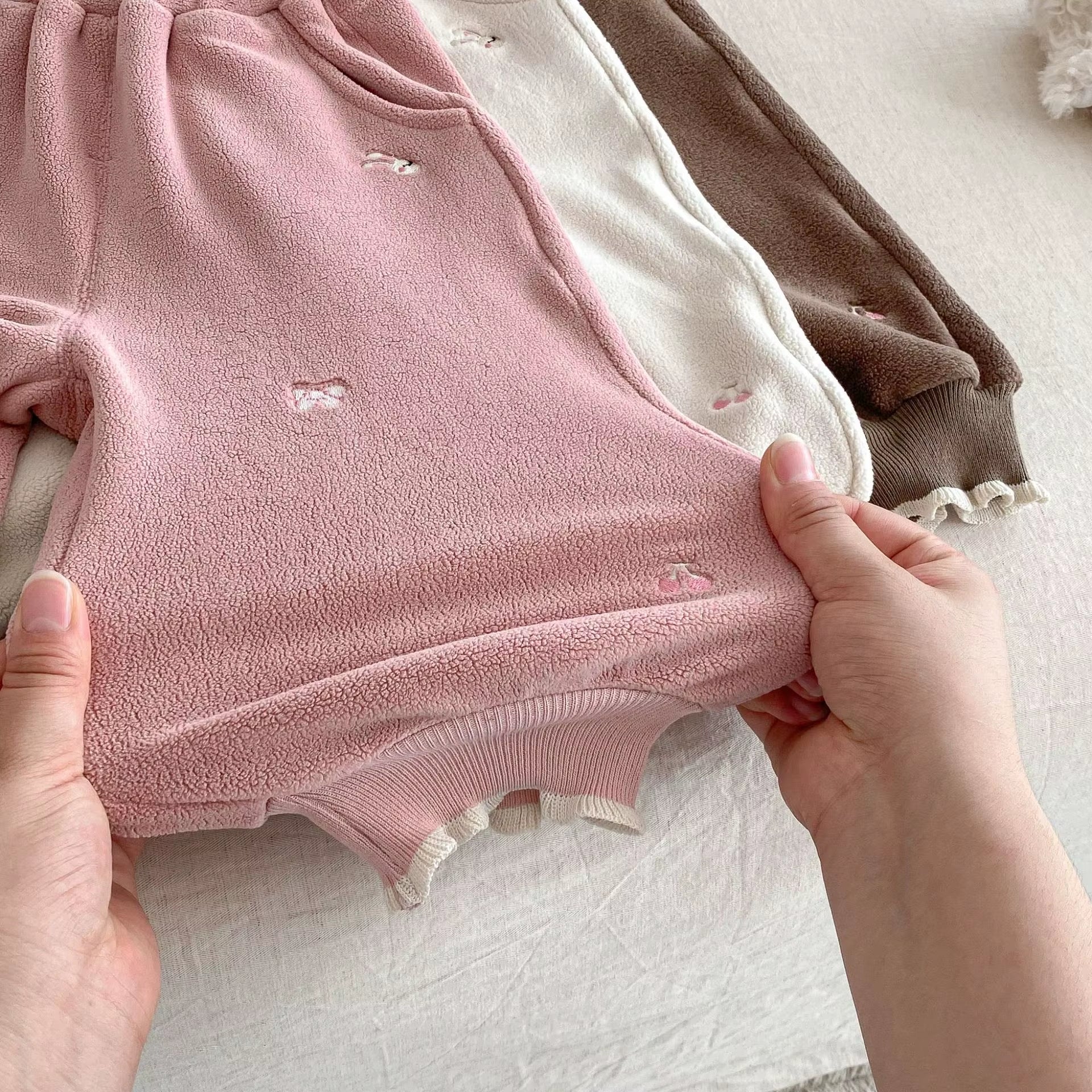 0-5 Y Winter Girls Pants Brushed Fleece Girls Pants Cartoon Embroidery Girls Trousers Warm Lining Kids Full Length Pants